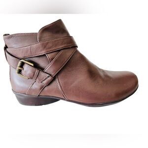 Naturalizer Dark brown leather Cassandra Booties size 8.